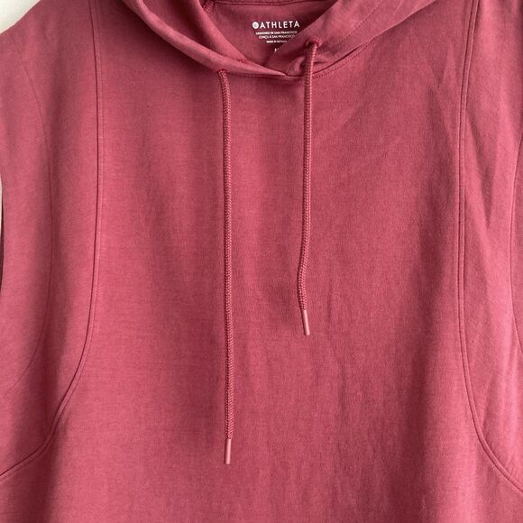 Athleta Sundown Sweatshirt Tank Size Medium Hooded Drawstring Top Burgundy - Picture 3 of 10